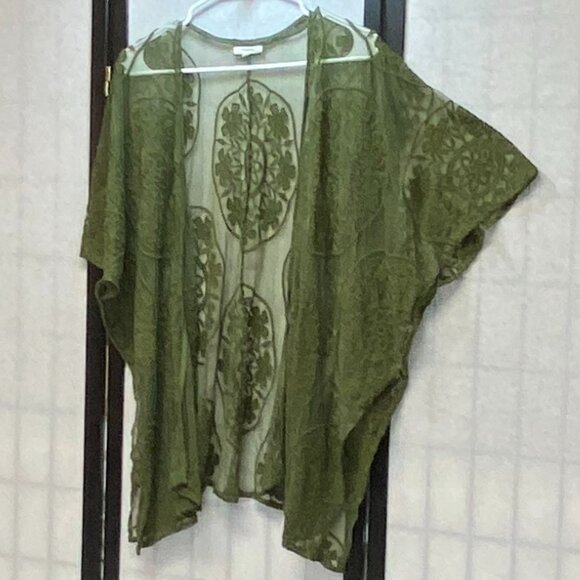 Maurices Short Sleeve All Lace Embroidery Open Front Split Side Cardigan Kimono - Picture 4 of 14